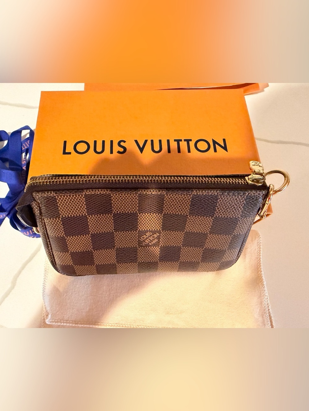 Louis Vuitton Mini Poschette Accessoires in Damier Ebene - Picture 3 of 16